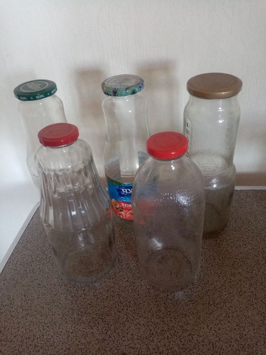 Продам банки литровые.