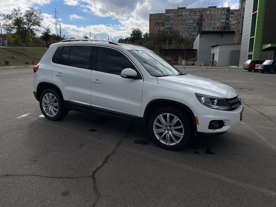 Продам Volkswagen  Tiguan 2.0 TSI 4 Motion