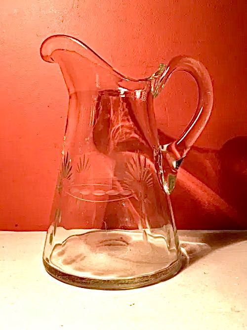 CANECA - anos 30 - altura 23,5 cm/s - diâmetro da base 15 cm/s
