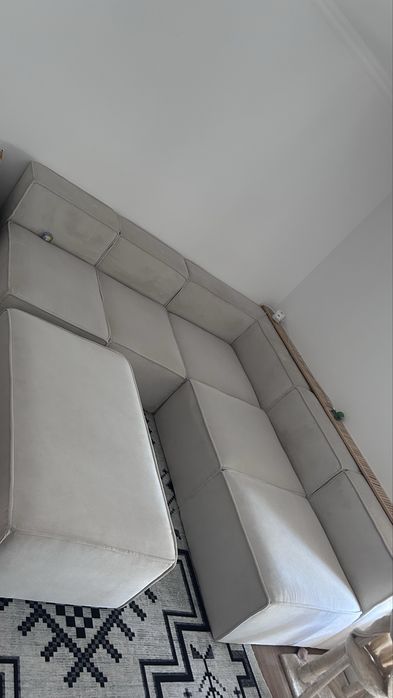 Sofá, cadeira, cafeteira em boas condições