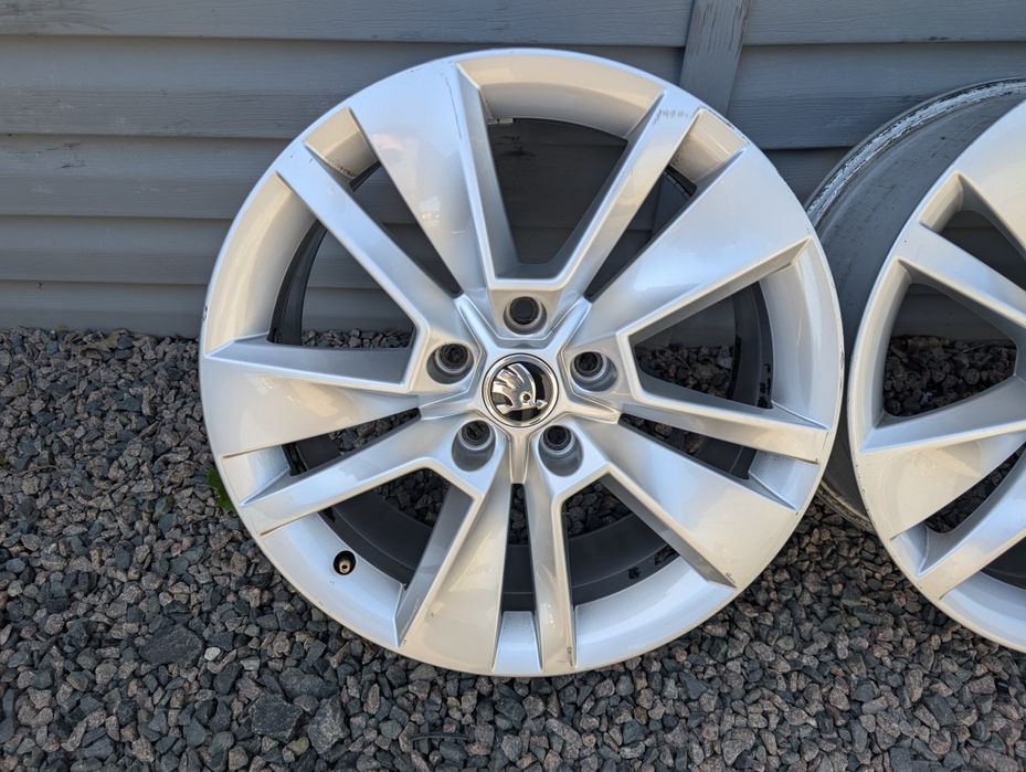 Оригінальні титанові диски Skoda 5*112 R17 5/112 17 ET 45