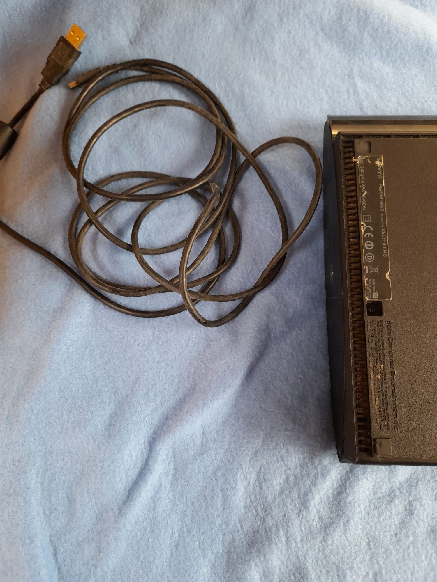 Tenho um Playstation 3 para vender com jogos