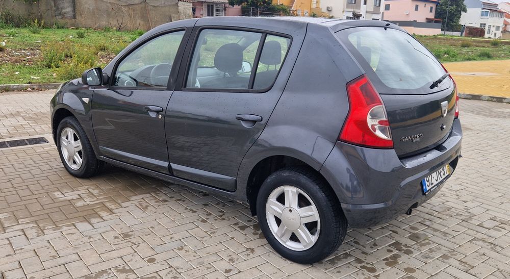 Dacia sandero 1.5 dci Ano 2010 em bom estado Sem nada a fazer