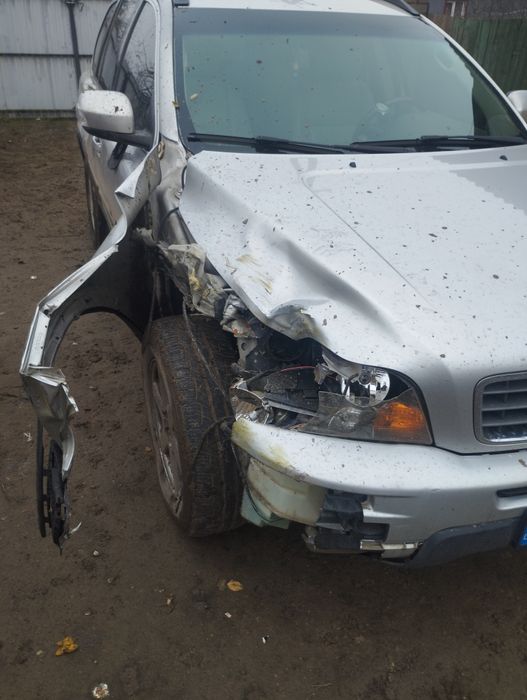 Продам автомобиль Вольво XC90 2007 року вийськовому цена 4000 тысячи д