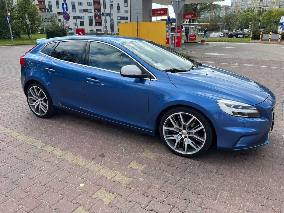 Volvo V40 Volvo V40 R-Design Momentum D4 Polestar | 2017 |