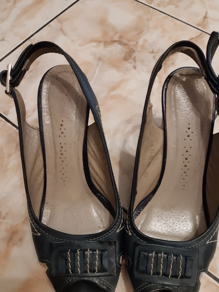 Buty damskie koturny z odkrytą piętą i palcami