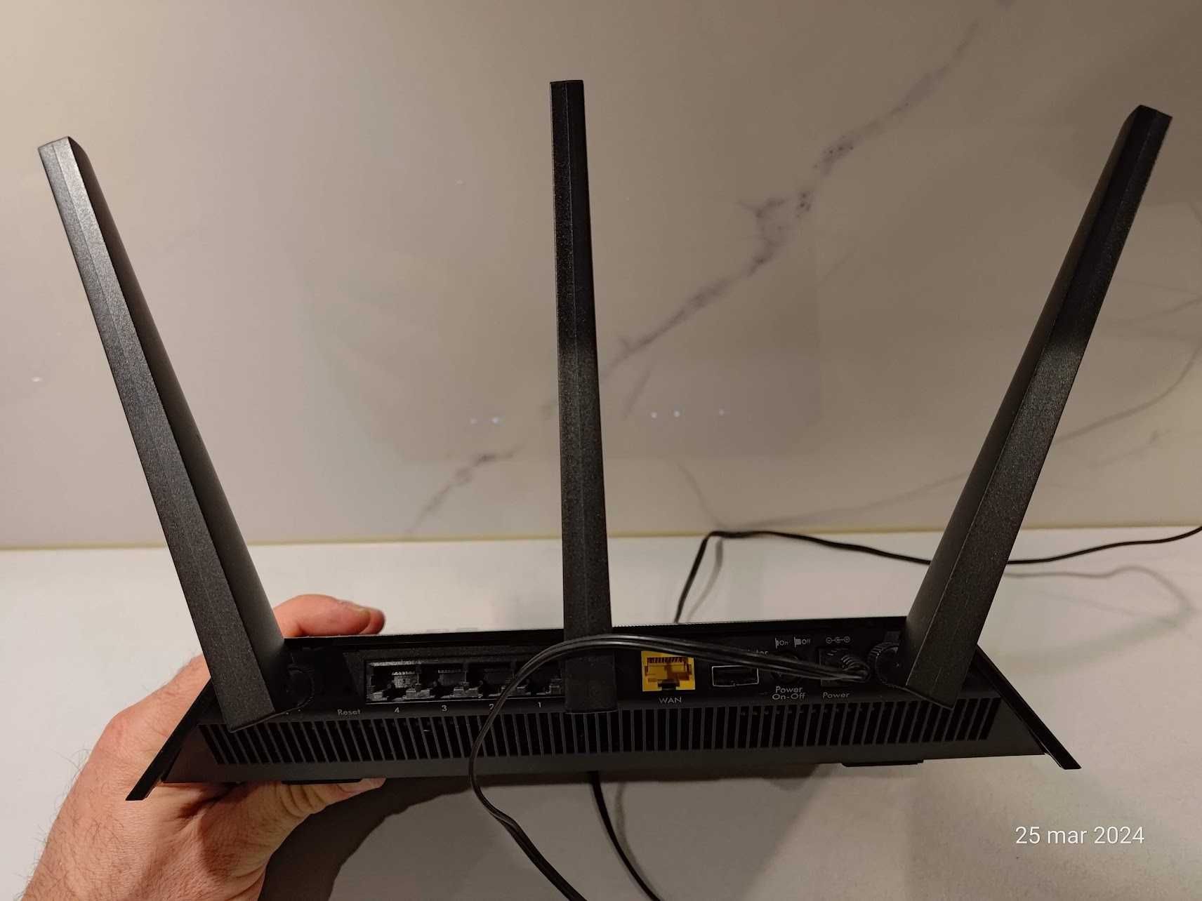 Router Netgear R6800 — AC1900 Dual Band Gigabit