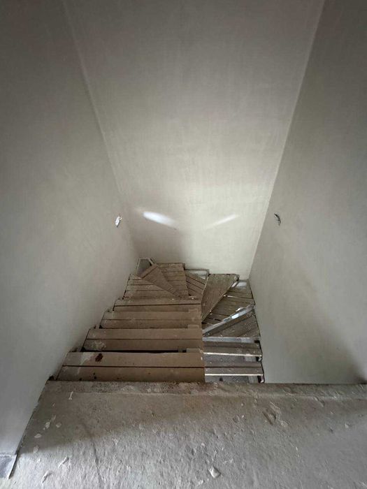 БЕСТ, ТЕРМІНОВИЙ ПРОДАЖ – Дуплекс, Південно-Західний район