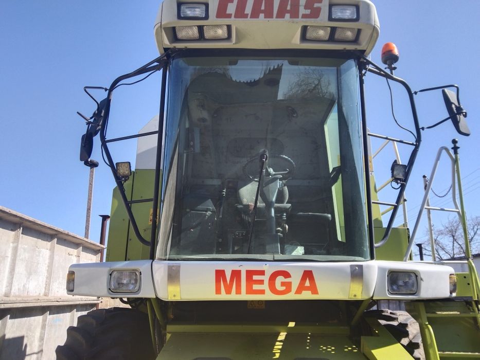 Комбайн клаас Мега 208
