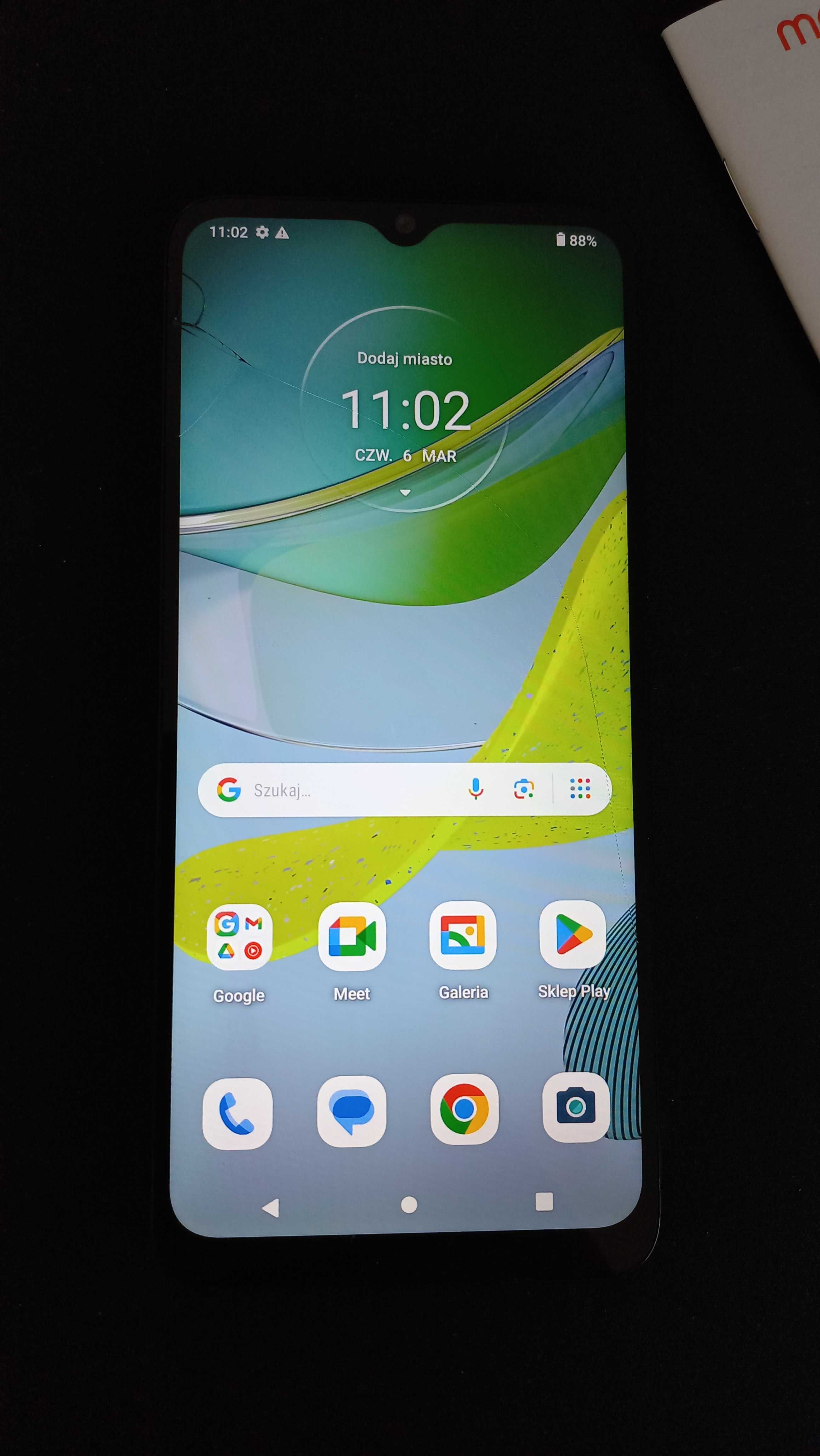 Motorola moto e13 dual sim plus ładowarka i kabel USB C