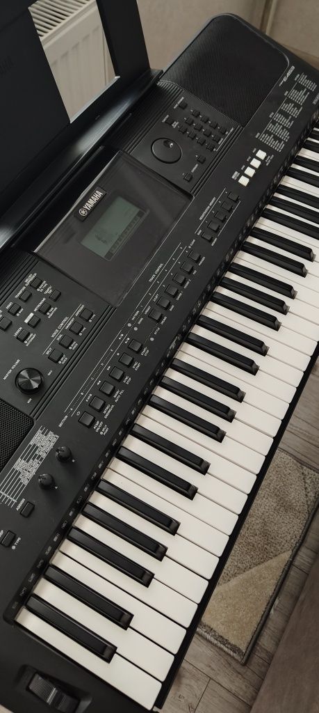 Yamaha psr e453 синтезатор пианино идеальное состояние + стойка полный