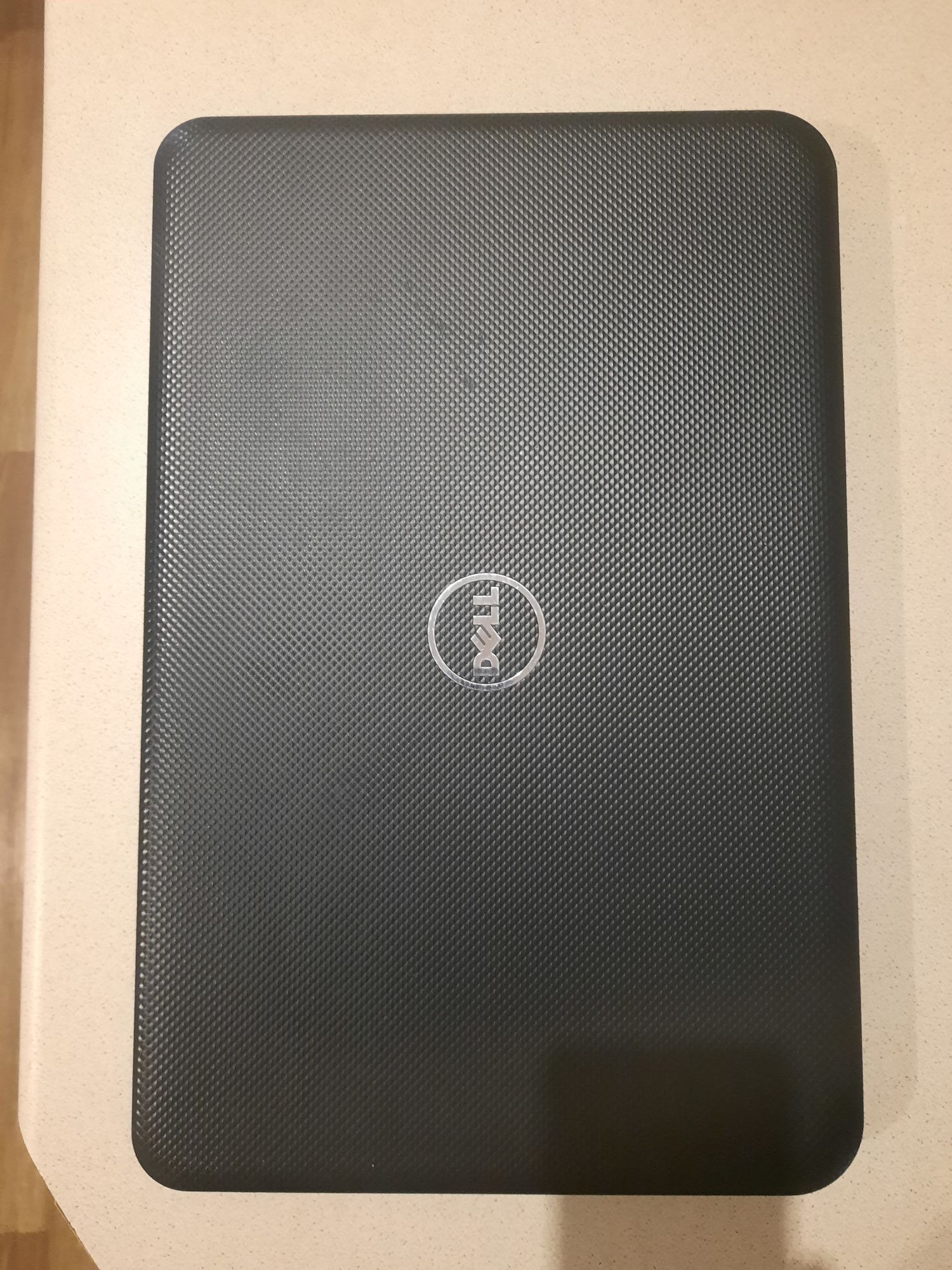 Продаю ноутбук Dell Inspiron 17-3737