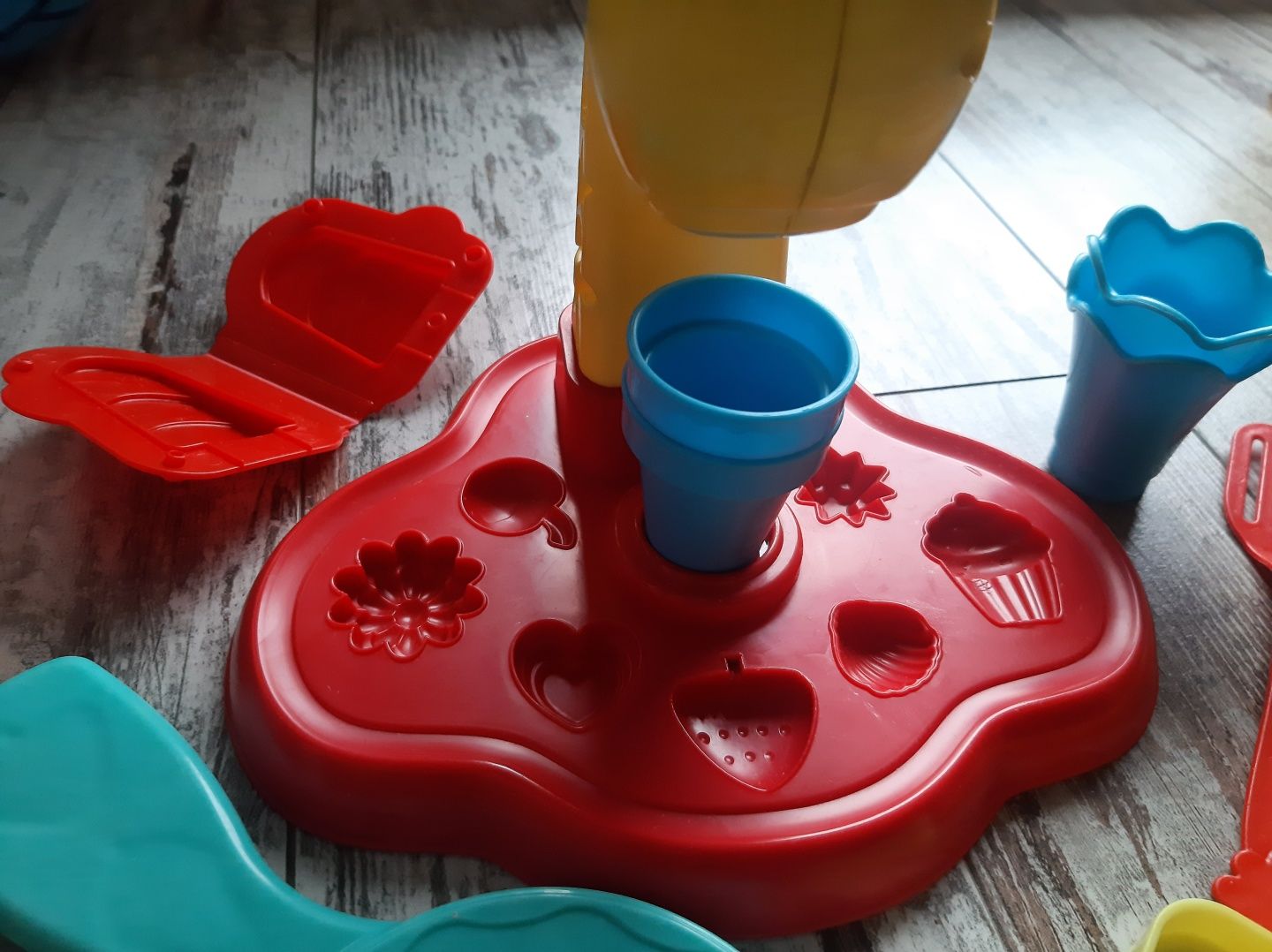 Lodziarnia Play-Doh, foremki, zestaw do ciastoliny