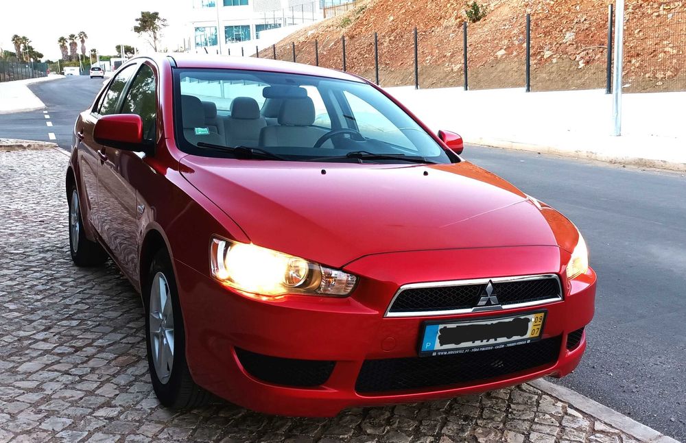 Mitsubishi Lancer 1.5 gasolina, 2009, só 121.800 Km. Excelente.