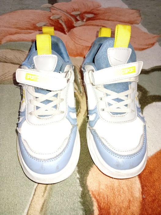 Кросівки дитячі 100грн