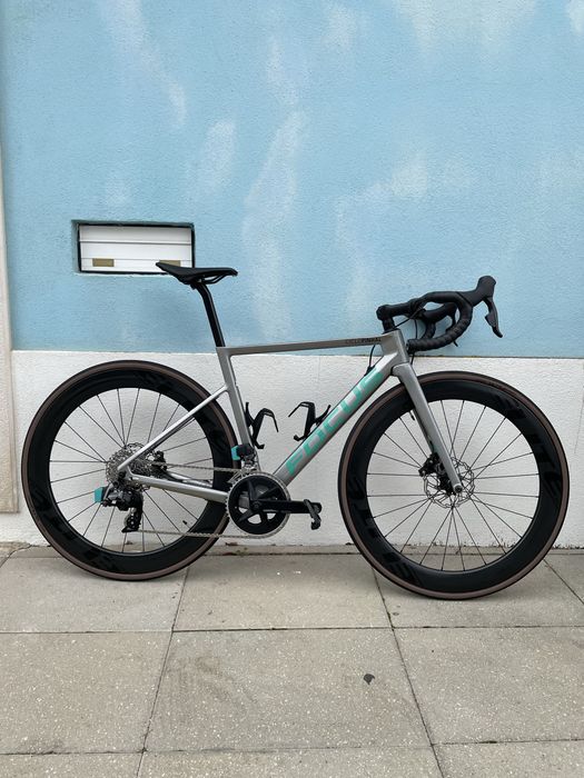 Bicicleta de estrada Focus Izalco Max disc
