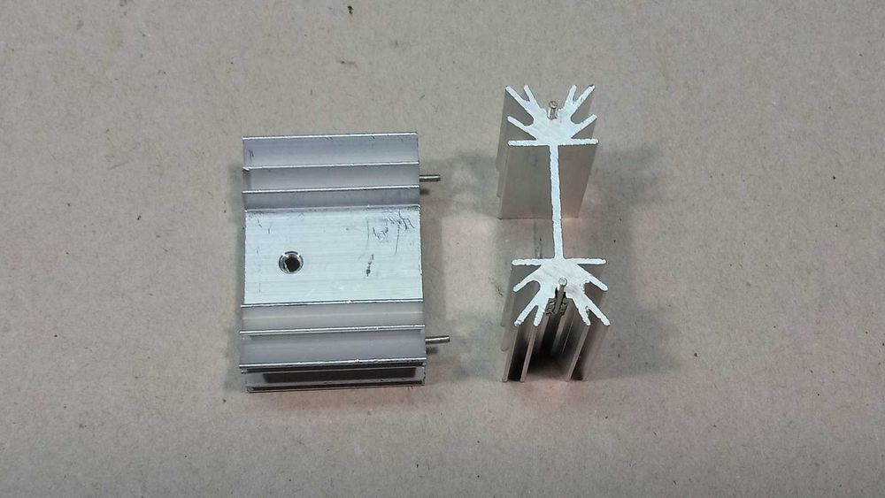 Радіатор алюмінієвий, під транзистори TO-220, TO3P.