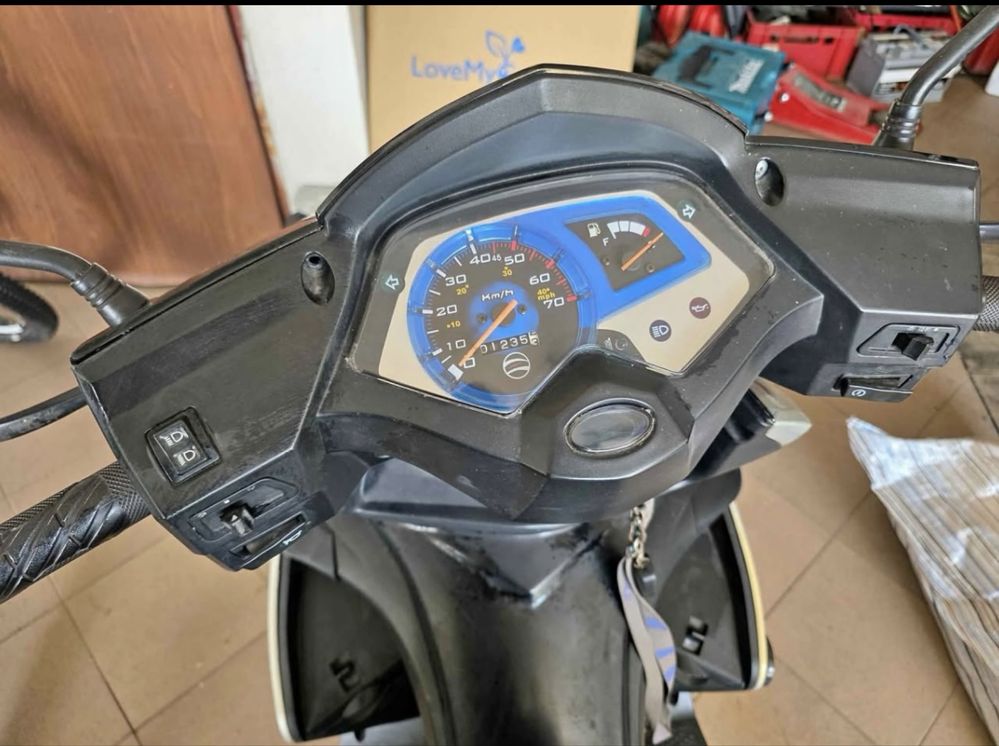 Skuter Zipp axis