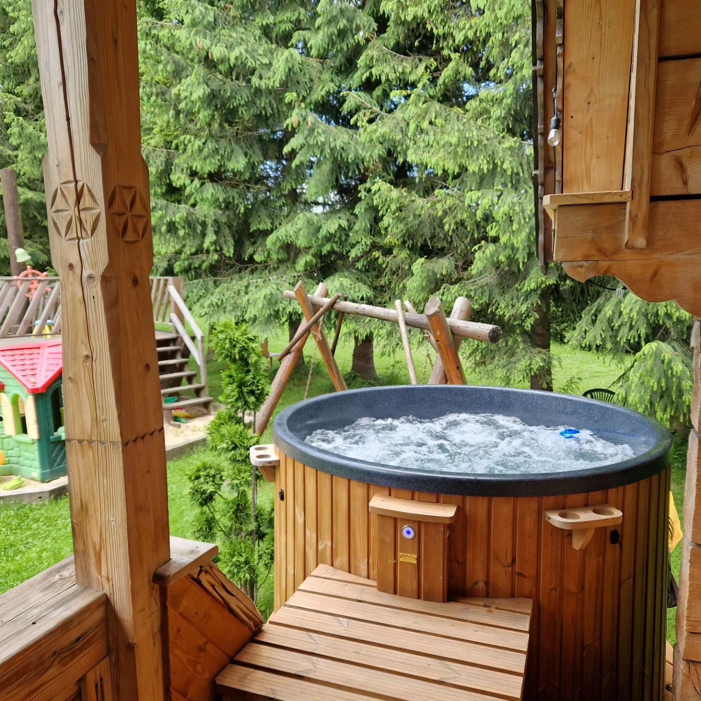 Komfortowy domek w Zakopanem. Jacuzzi, 4 sypialnie, kominek.