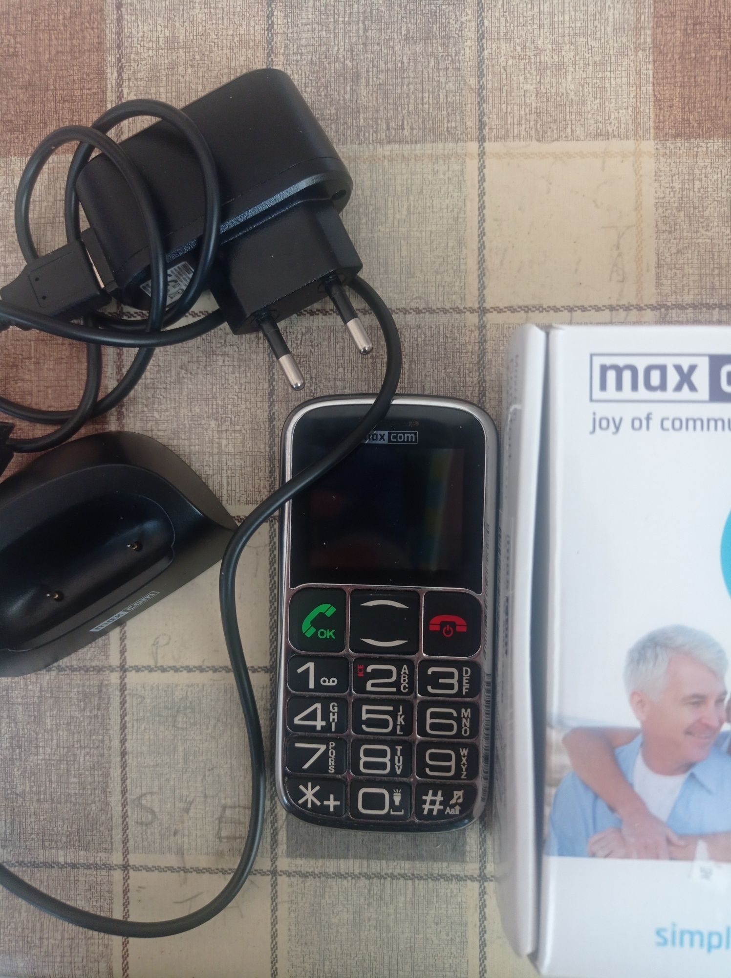 Telefon z klawiaturą Maxcom