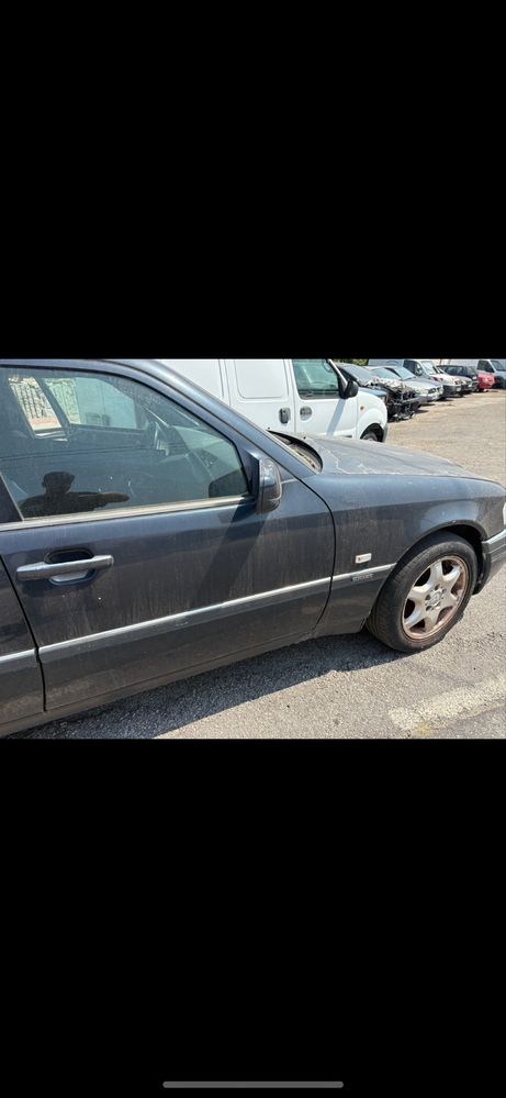 Porta frente lado direito mercedes classe C W202