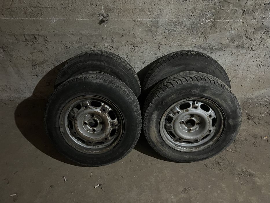 Шини зимові з дисками 185/70 R14 4х100