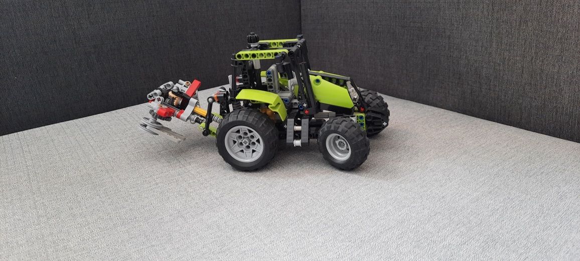 LEGO traktor zielony