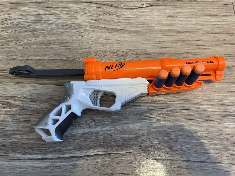 Pistolet nerf - lufa na dwa naboje