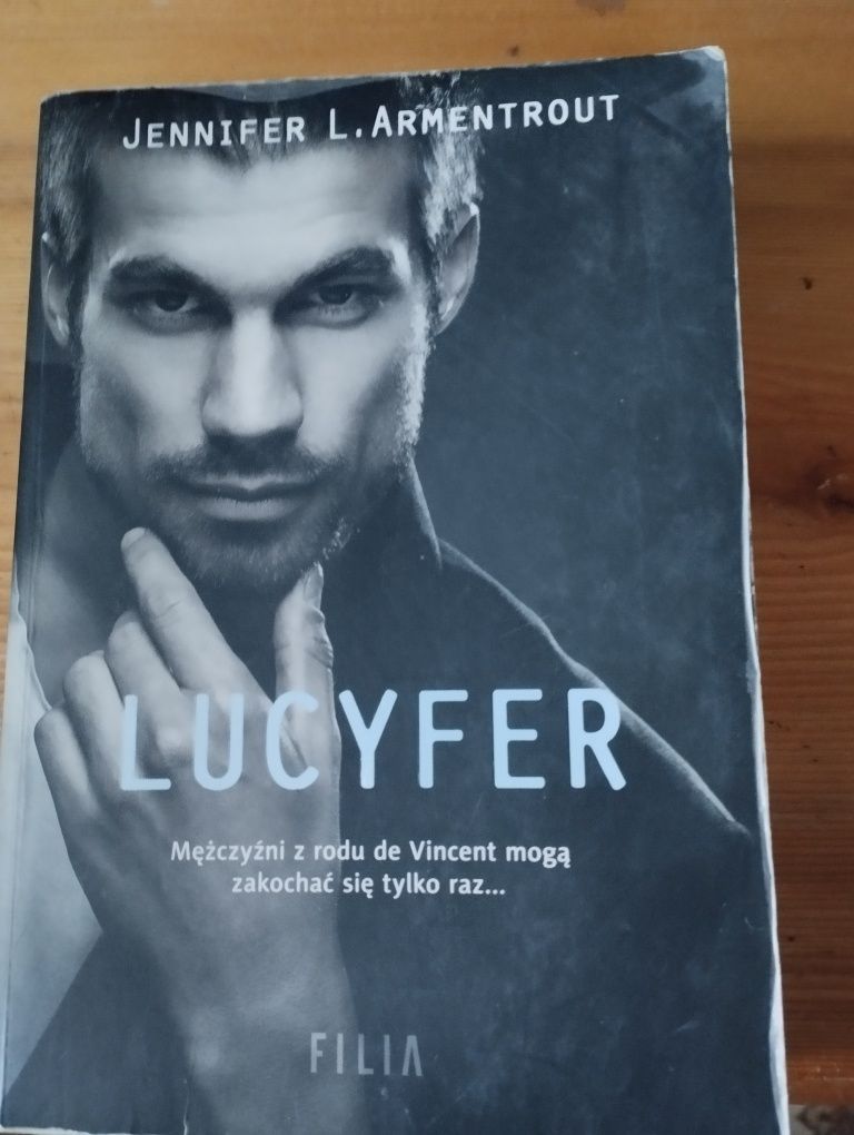 Jennifer L. Armentrout Lucyfer