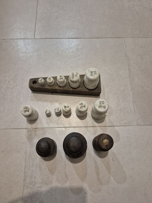 Stare odważniki do wagi ceramiczne