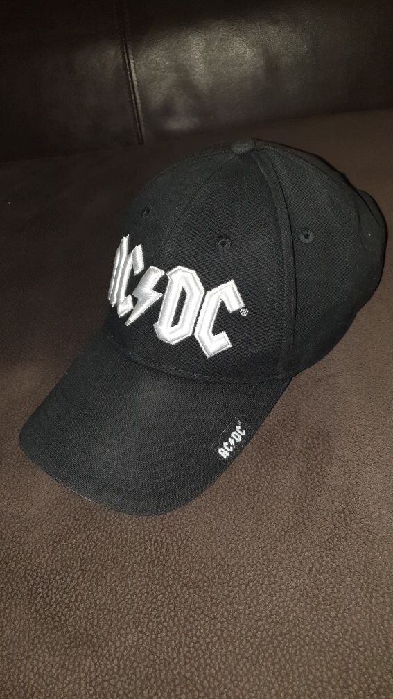 Czapka z daszkiem AC/DC