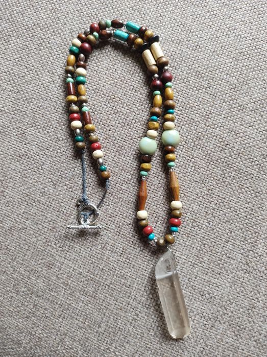 Naszyjnik handmade z kryształem górskim koraliki hippie Boho etno