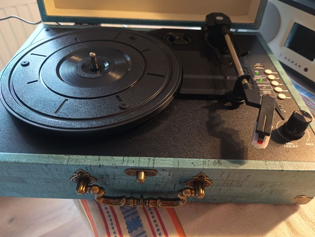 Gramofon walizkowy Mersoco M433
