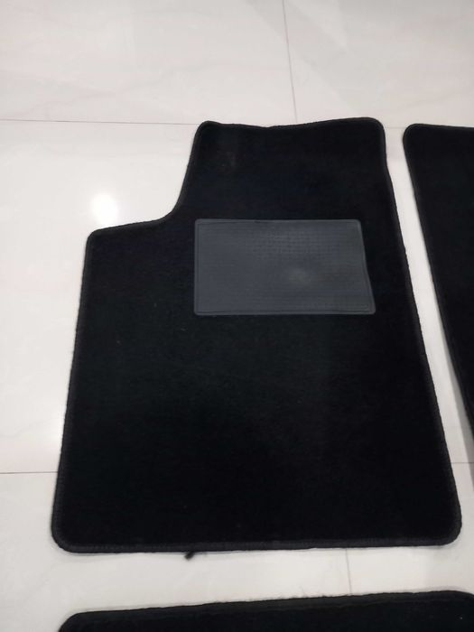 Conjunto Tapetes Automóvel