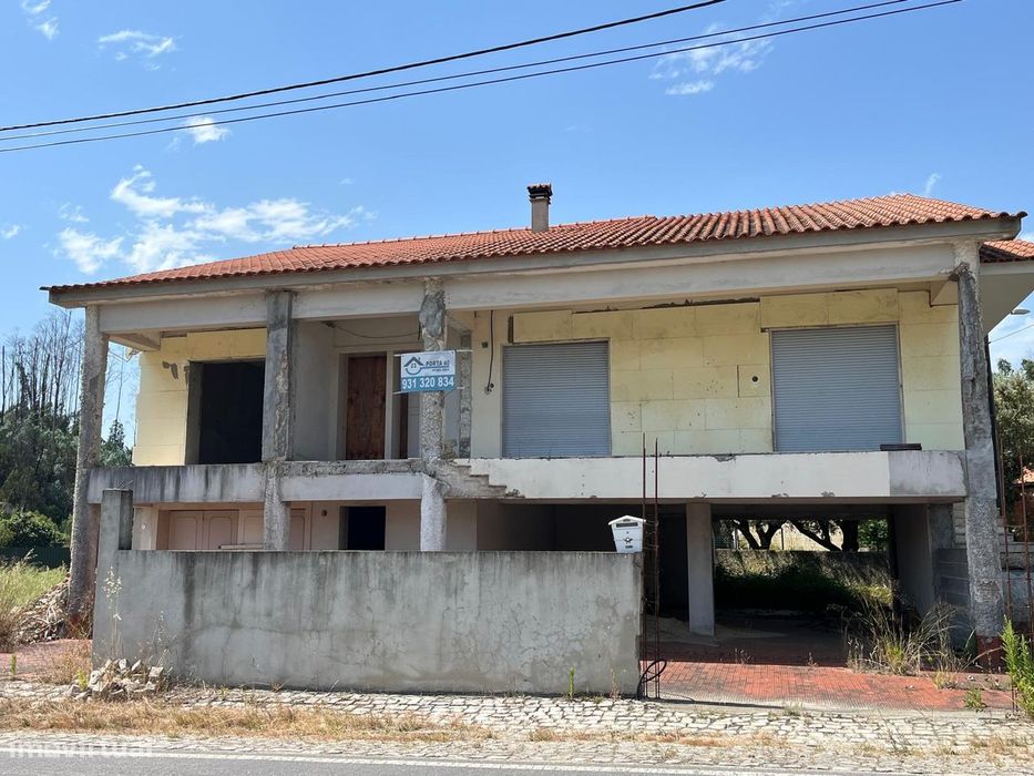 Moradia T4 c/ terreno