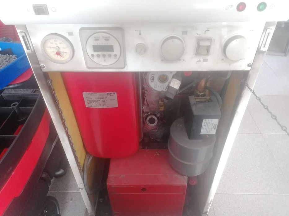 Vendo caldeira gasoil roca bidon gasoil 1000 l e termostato  roca