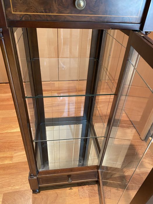 Movel vitrine 3 prateleiras|2 gavetas