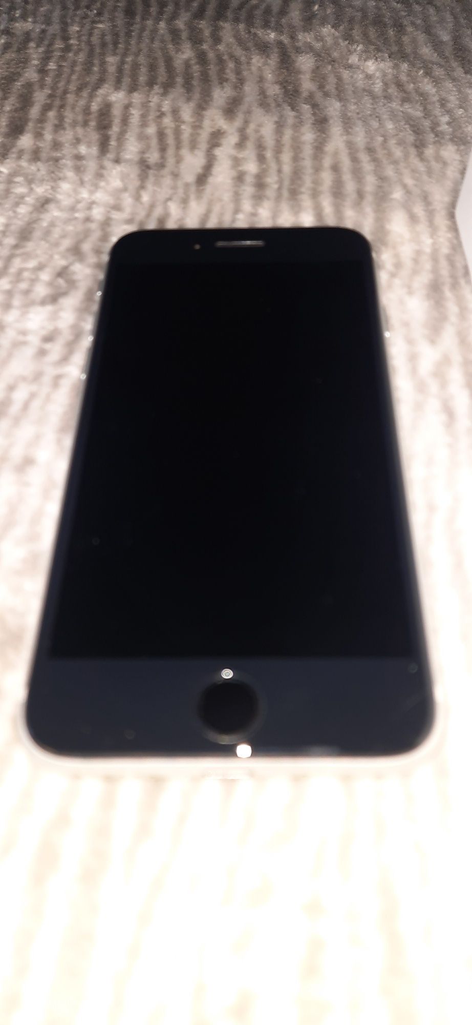 Смартфон Apple iPhone SE (2020) 64Gb