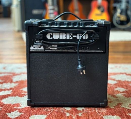 Amplificador Guitarra Roland Cube 60