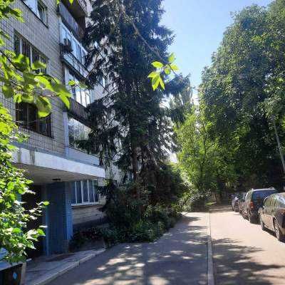 сдам большую современную 3-к. квартиру Печерск метро Арсенальная 3 мин