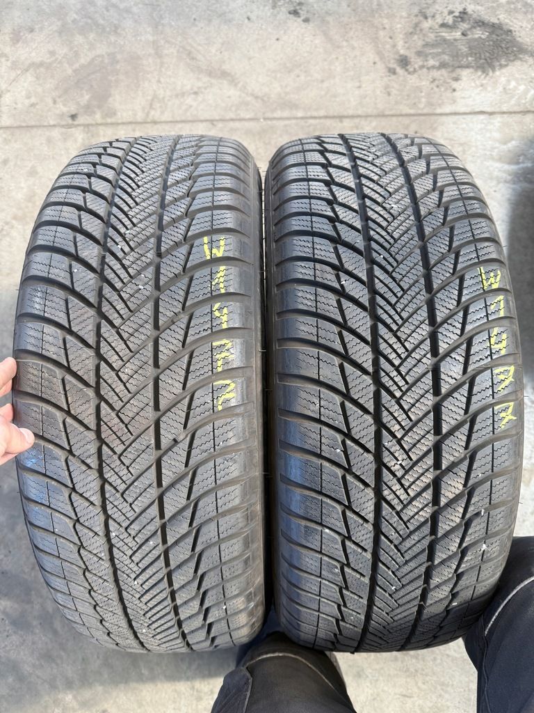 225/60/17 Bridgestone Blizzak LM001