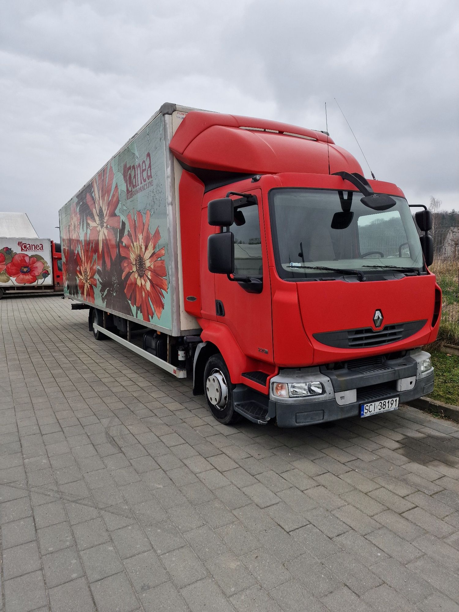 Auto ciężarowe renault midlum