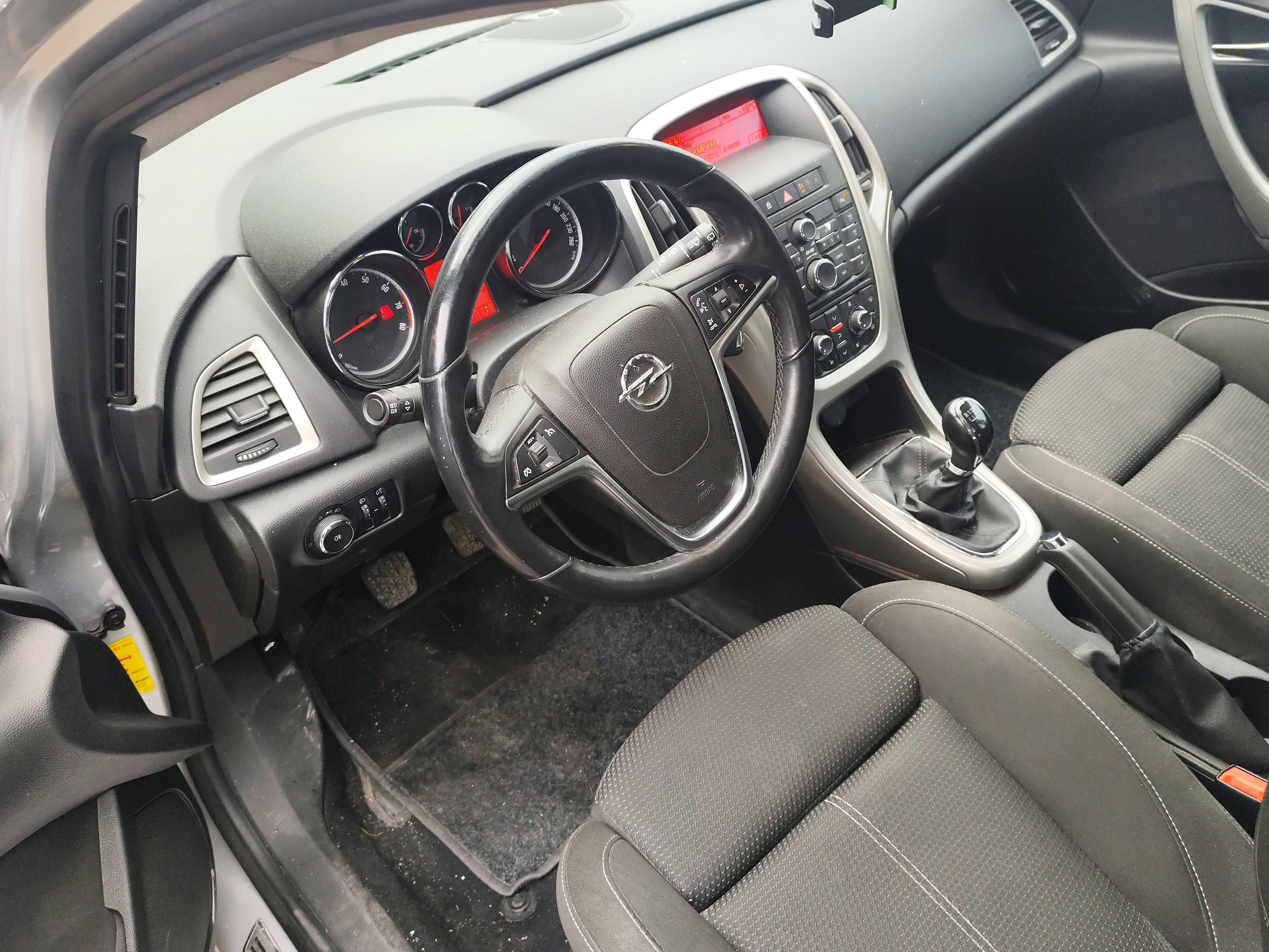 Opel Astra J 2010