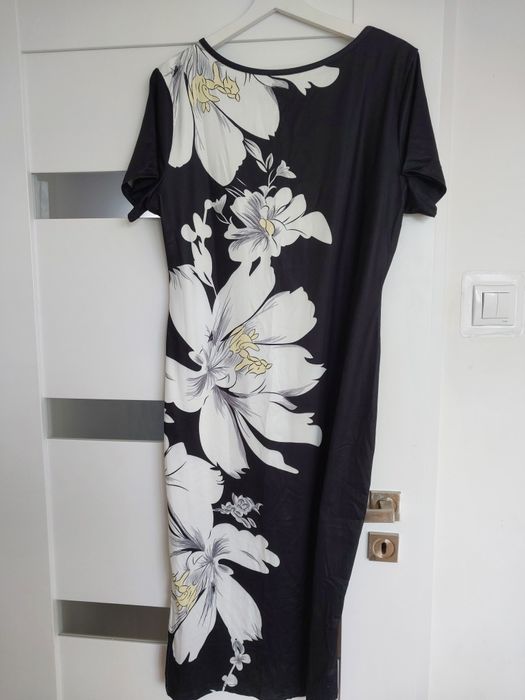 Sukienka bardzo kobieca, klasyczna , elegancka, nie gięcie się
