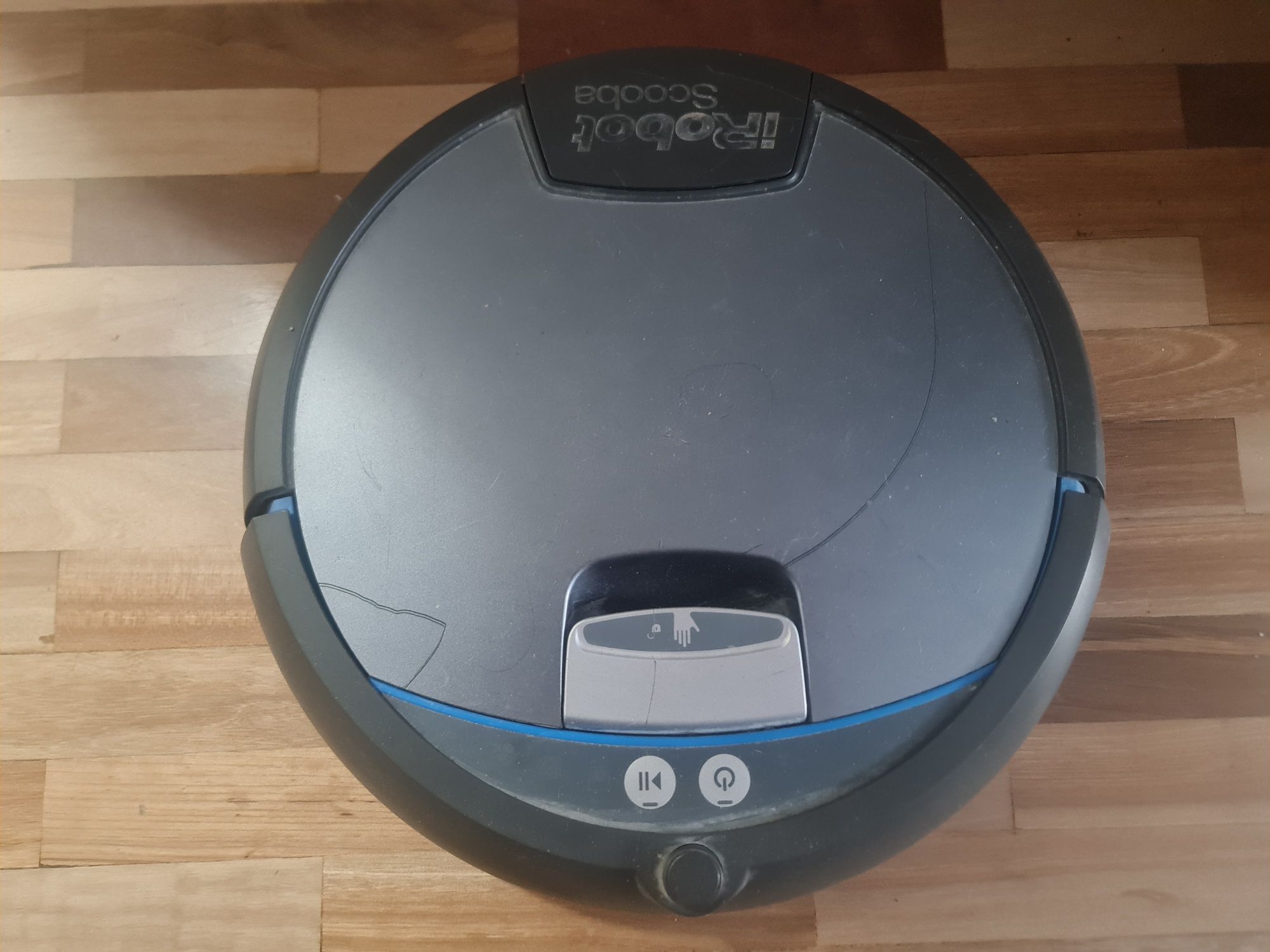 Легендарный моющий пылесос iRobot Scooba 390