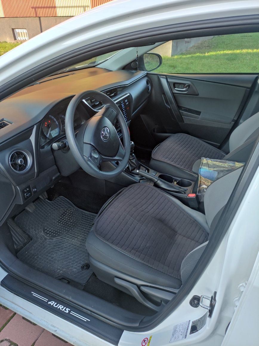 Toyota Auris 2016r.