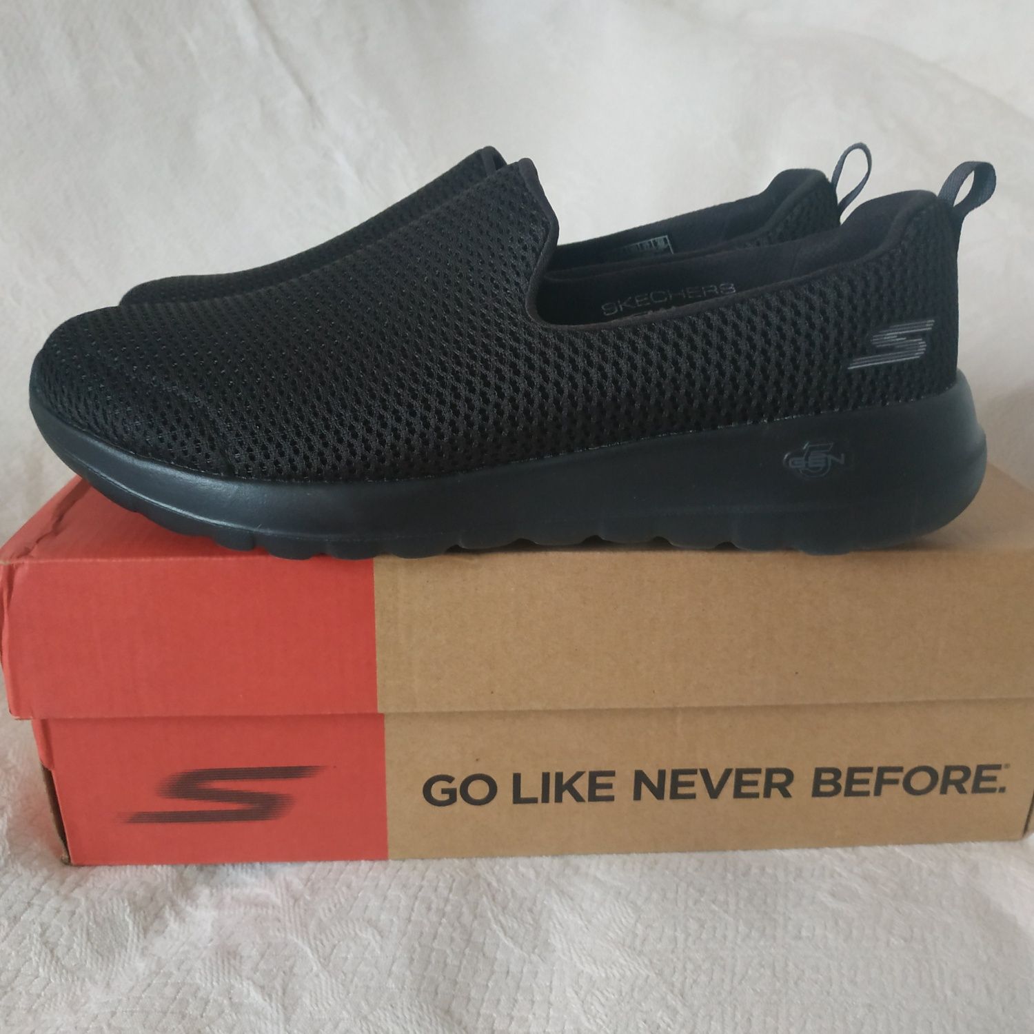 Skechers Go Walk Joy Goga max лёгкие слипоны сетка черные р.39 26 см