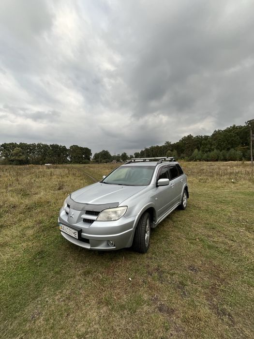 . Продам машину Mitsubishi Outlander