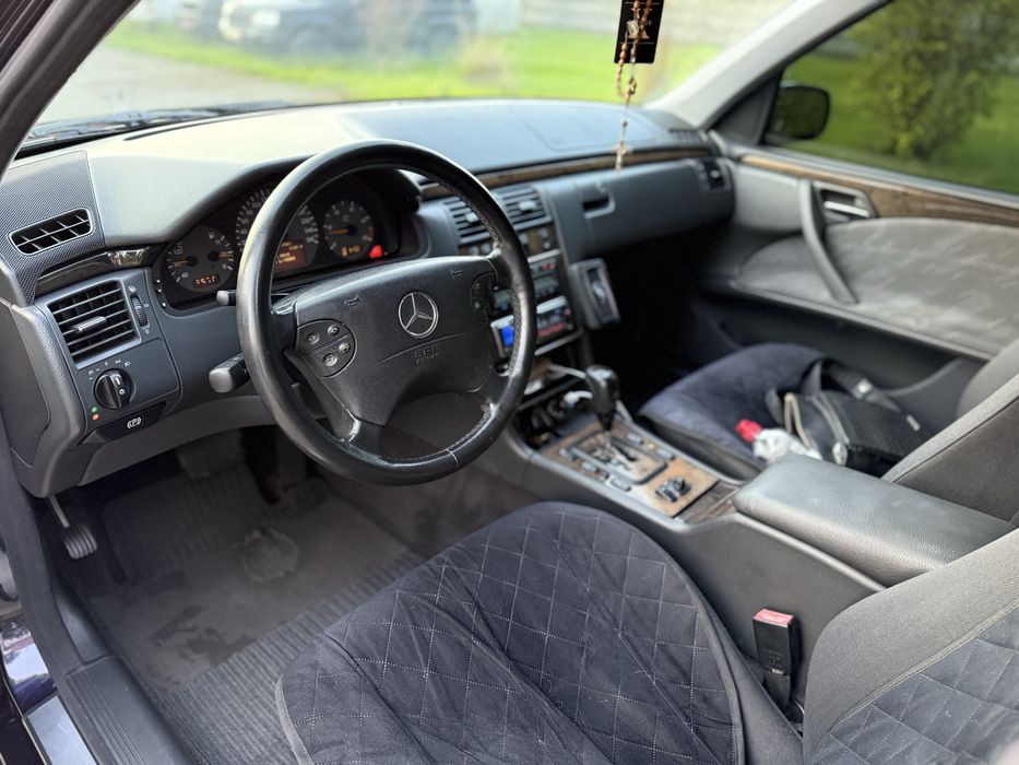 Mercedes W210 E270