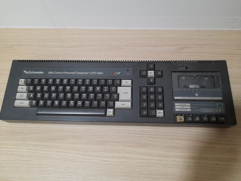 Komputer Amstrad Schneider CPC 464